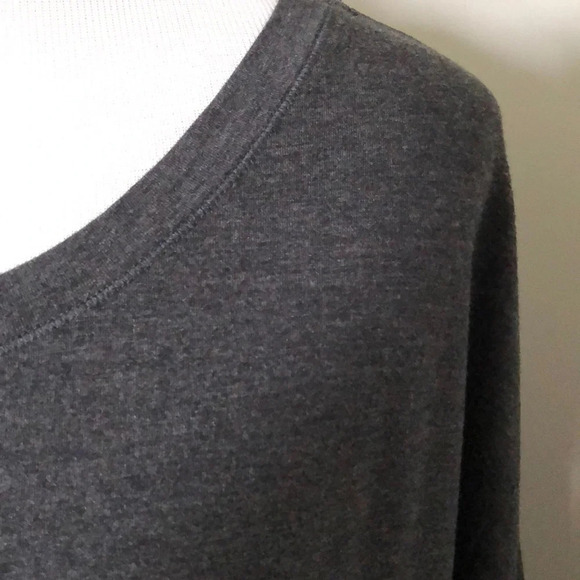 🌺Victoria’s Secret Drop Shoulder Pajama Top🌺 - Picture 2 of 4